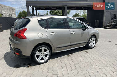 Позашляховик / Кросовер Peugeot 3008 2010 в 