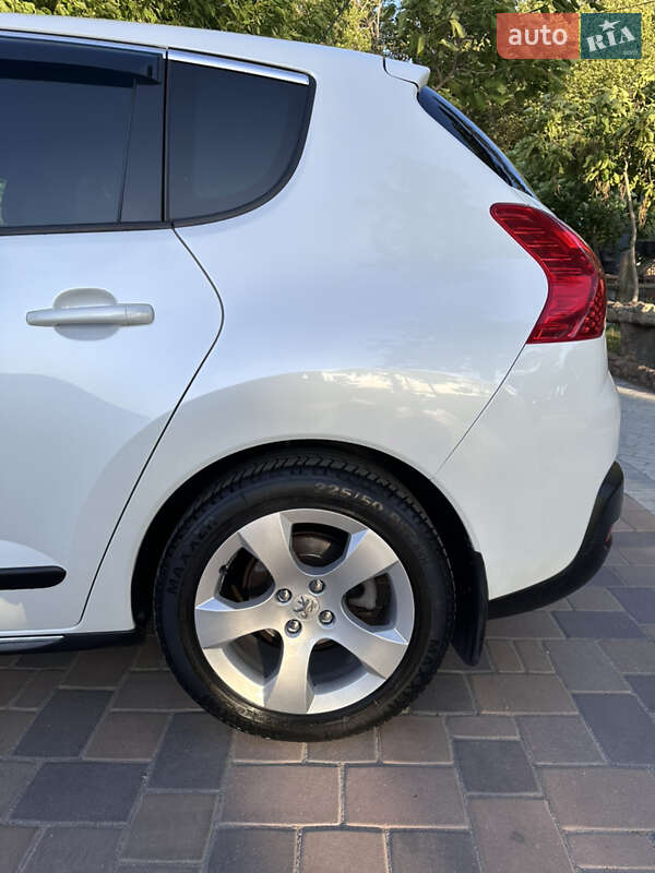 Позашляховик / Кросовер Peugeot 3008 2012 в Миколаєві