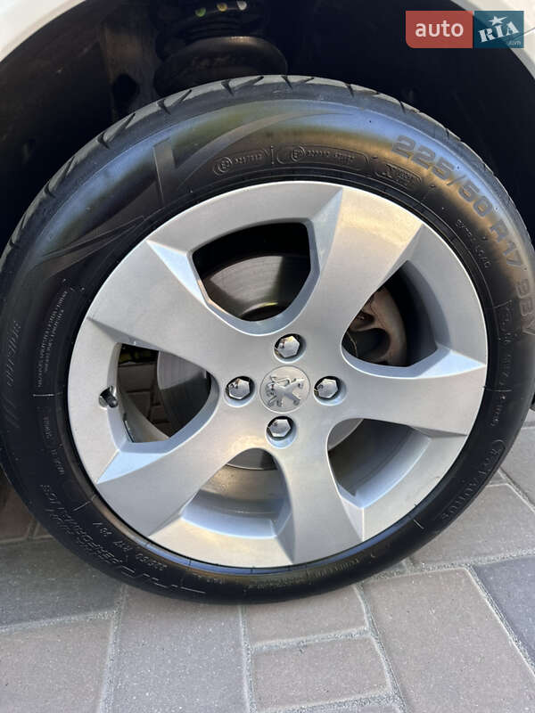 Позашляховик / Кросовер Peugeot 3008 2012 в Миколаєві