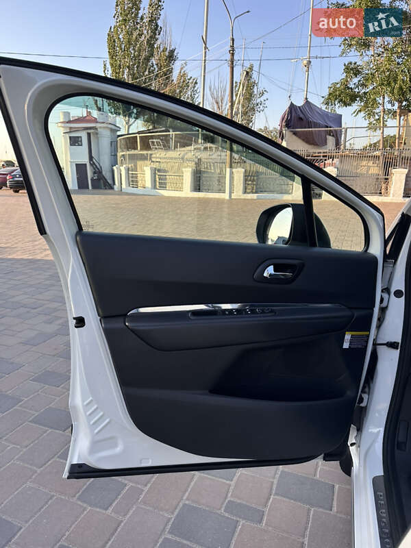 Позашляховик / Кросовер Peugeot 3008 2012 в Миколаєві