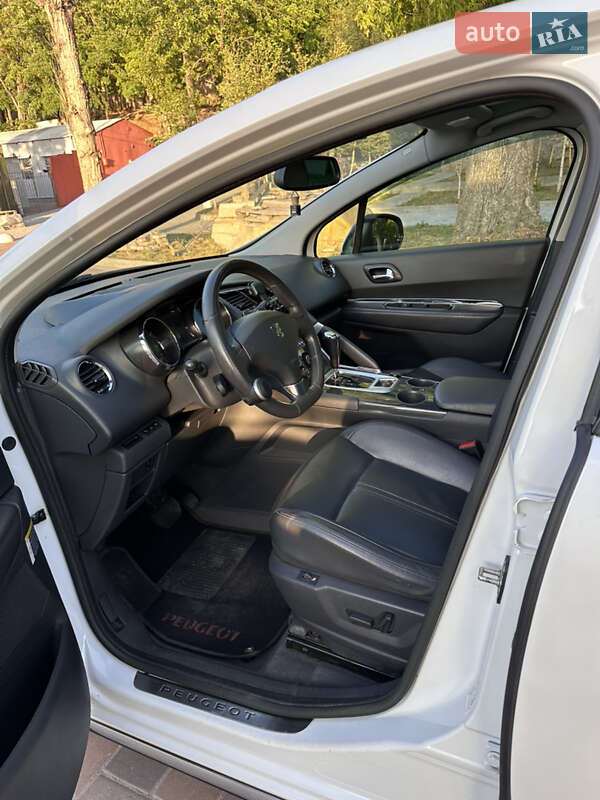 Позашляховик / Кросовер Peugeot 3008 2012 в Миколаєві