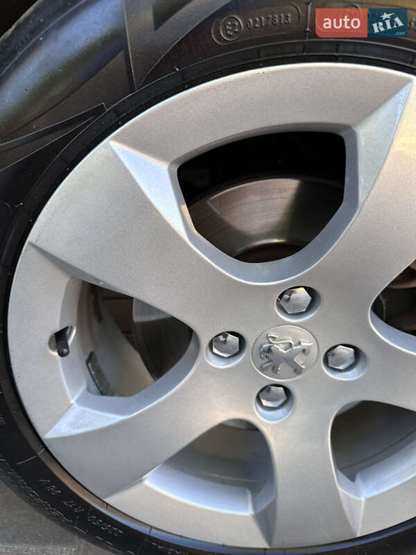 Позашляховик / Кросовер Peugeot 3008 2012 в Миколаєві