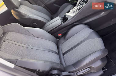 Позашляховик / Кросовер Peugeot 3008 2021 в 