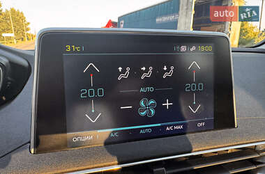 Позашляховик / Кросовер Peugeot 3008 2021 в 