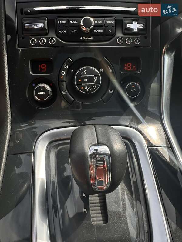 Позашляховик / Кросовер Peugeot 3008 2013 в Рівному