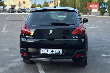Позашляховик / Кросовер Peugeot 3008 2012 в 