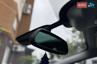 Позашляховик / Кросовер Peugeot 3008 2012 в 