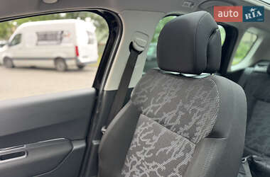 Позашляховик / Кросовер Peugeot 3008 2012 в 