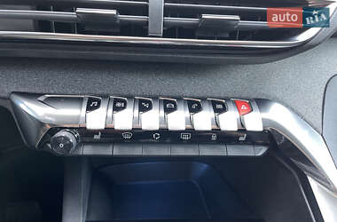 Позашляховик / Кросовер Peugeot 3008 2020 в 