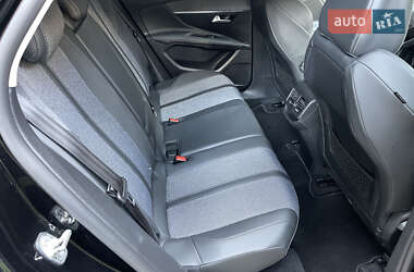 Позашляховик / Кросовер Peugeot 3008 2020 в 