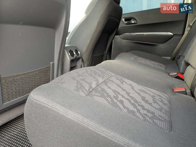 Позашляховик / Кросовер Peugeot 3008 2012 в Львові