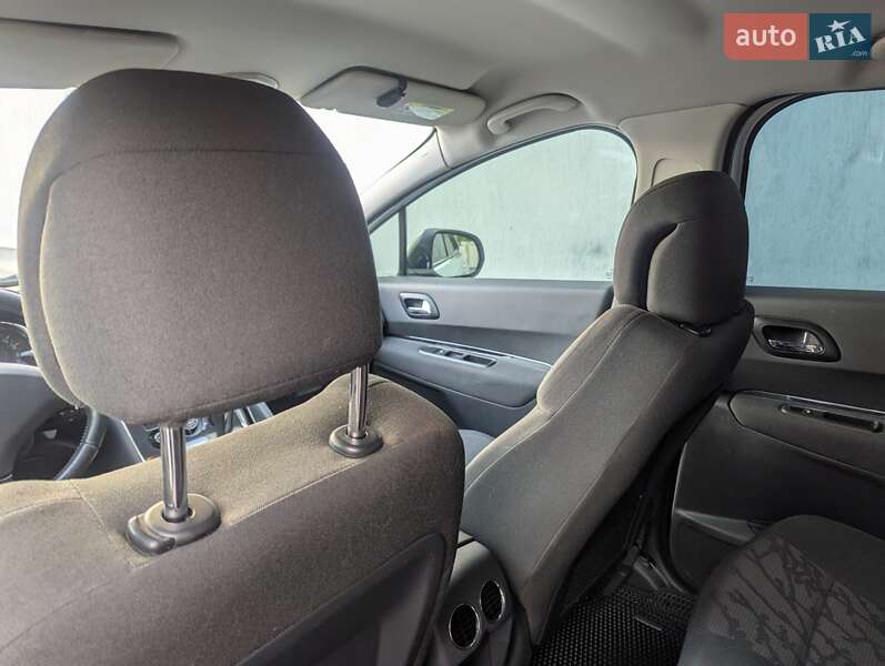 Позашляховик / Кросовер Peugeot 3008 2012 в Львові