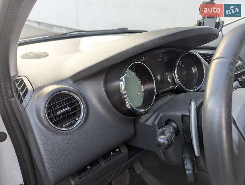 Позашляховик / Кросовер Peugeot 3008 2012 в Львові