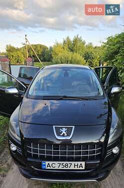 Внедорожник / Кроссовер Peugeot 3008 2012 в 
