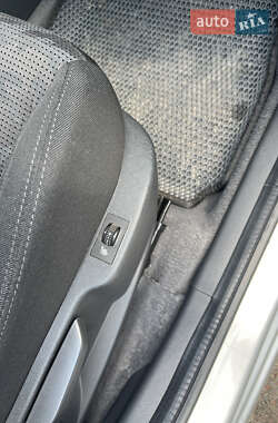 Внедорожник / Кроссовер Peugeot 3008 2011 в 