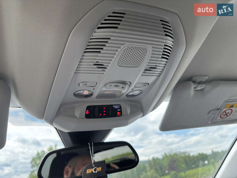 Позашляховик / Кросовер Peugeot 3008 2019 в Косові