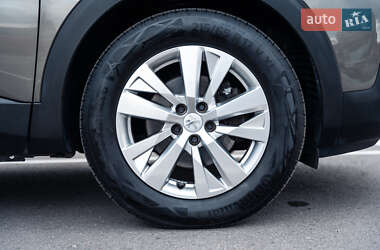 Позашляховик / Кросовер Peugeot 3008 2020 в 