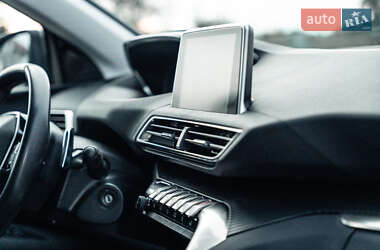 Позашляховик / Кросовер Peugeot 3008 2020 в 