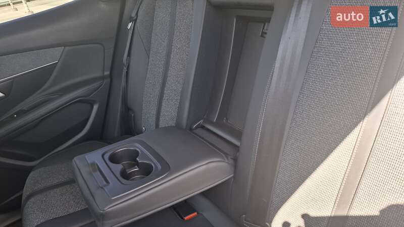 Внедорожник / Кроссовер Peugeot 3008 2020 в Киеве