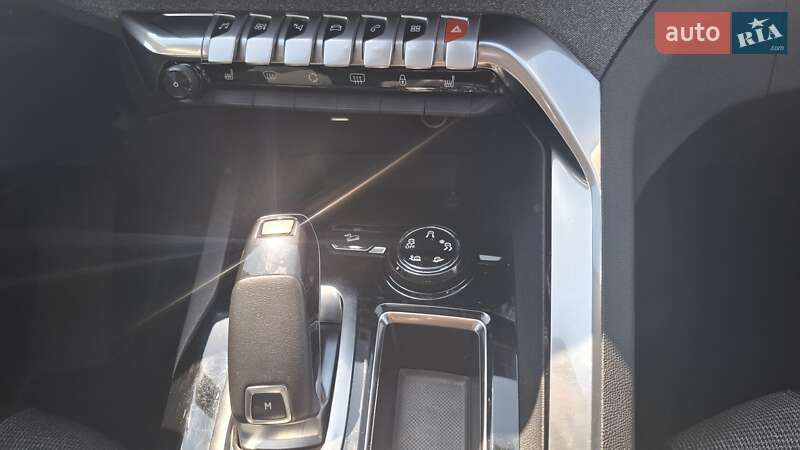 Внедорожник / Кроссовер Peugeot 3008 2020 в Киеве