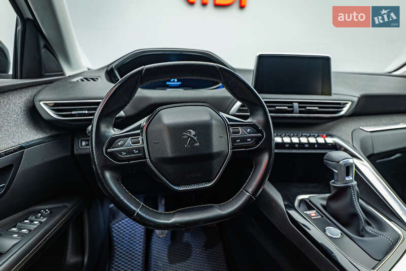 Внедорожник / Кроссовер Peugeot 3008 2016 в Киеве