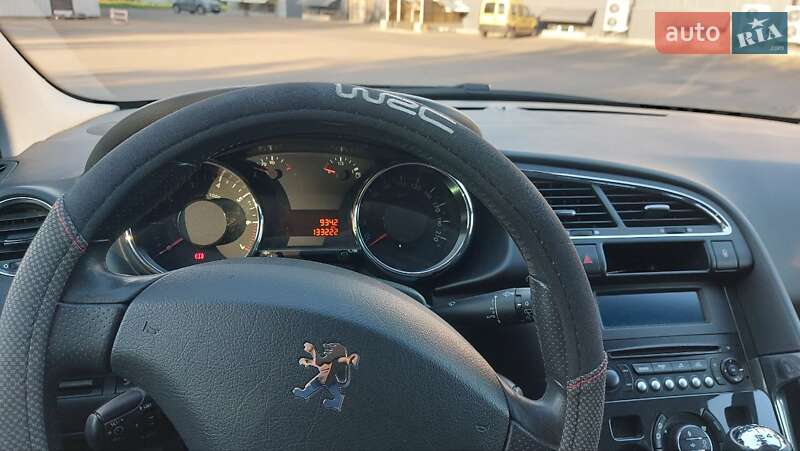 Позашляховик / Кросовер Peugeot 3008 2012 в Чернігові