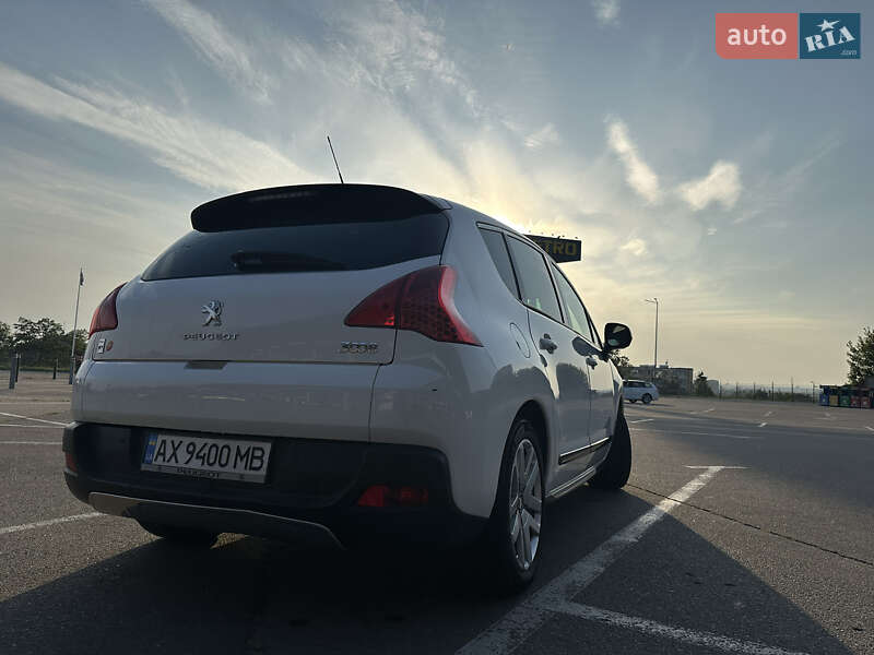 Позашляховик / Кросовер Peugeot 3008 2012 в Харкові