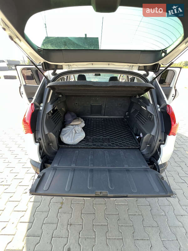 Внедорожник / Кроссовер Peugeot 3008 2011 в Черновцах