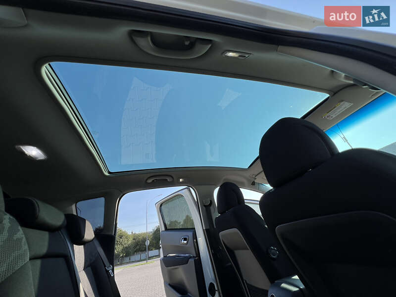 Внедорожник / Кроссовер Peugeot 3008 2011 в Черновцах