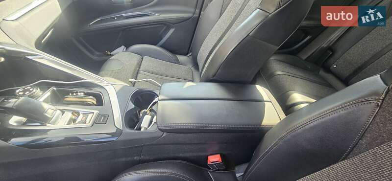 Позашляховик / Кросовер Peugeot 3008 2018 в Києві