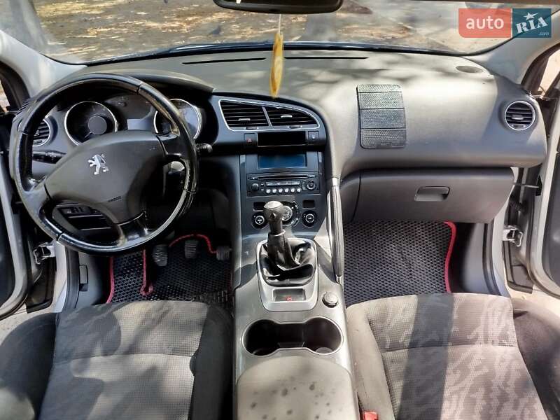 Позашляховик / Кросовер Peugeot 3008 2011 в Кам'янському