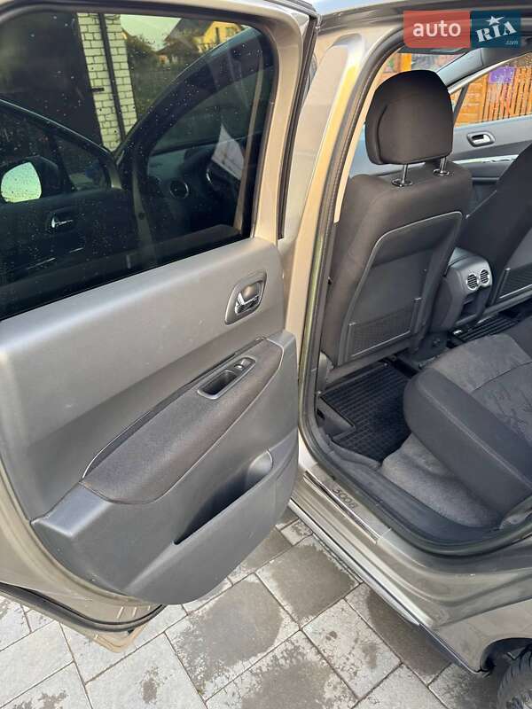 Позашляховик / Кросовер Peugeot 3008 2011 в Іллінцях