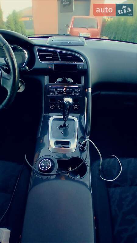 Позашляховик / Кросовер Peugeot 3008 2012 в Луцьку