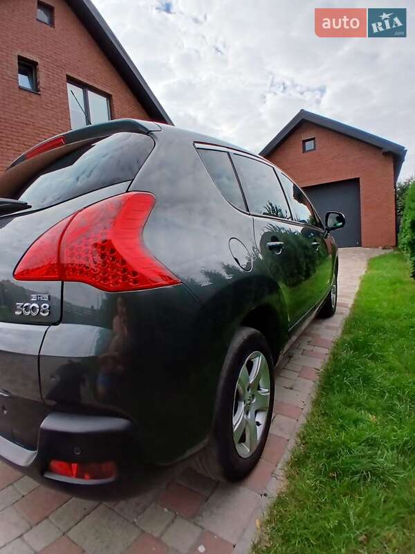 Позашляховик / Кросовер Peugeot 3008 2012 в Луцьку