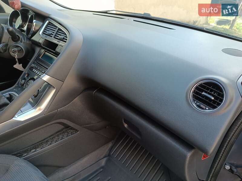 Позашляховик / Кросовер Peugeot 3008 2011 в Калуші