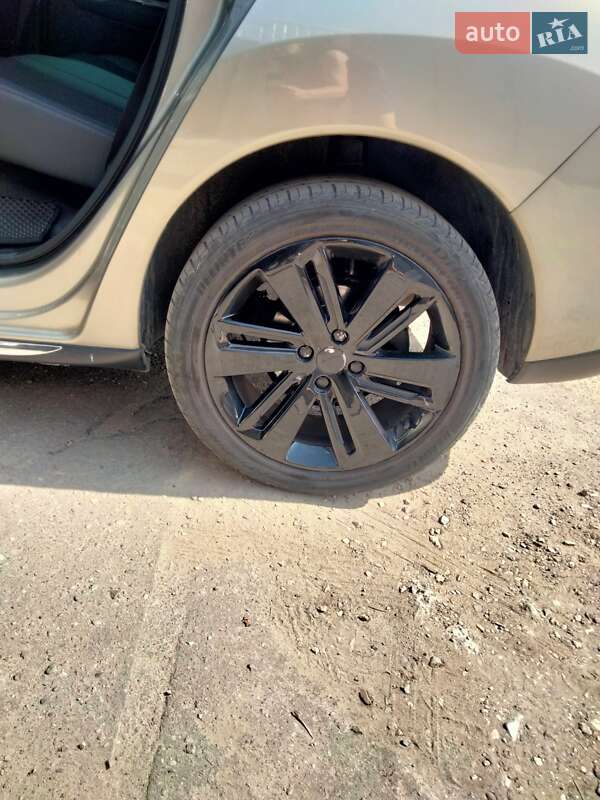 Хэтчбек Peugeot 3008 2013 в Тернополе