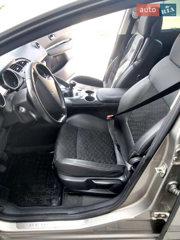 Хэтчбек Peugeot 3008 2013 в Тернополе