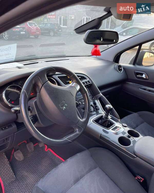 Внедорожник / Кроссовер Peugeot 3008 2010 в Дубровице