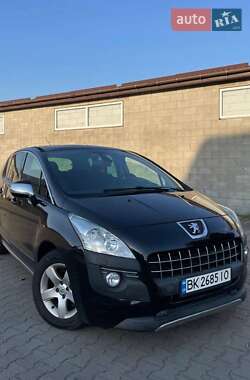 Внедорожник / Кроссовер Peugeot 3008 2010 в Дубровице