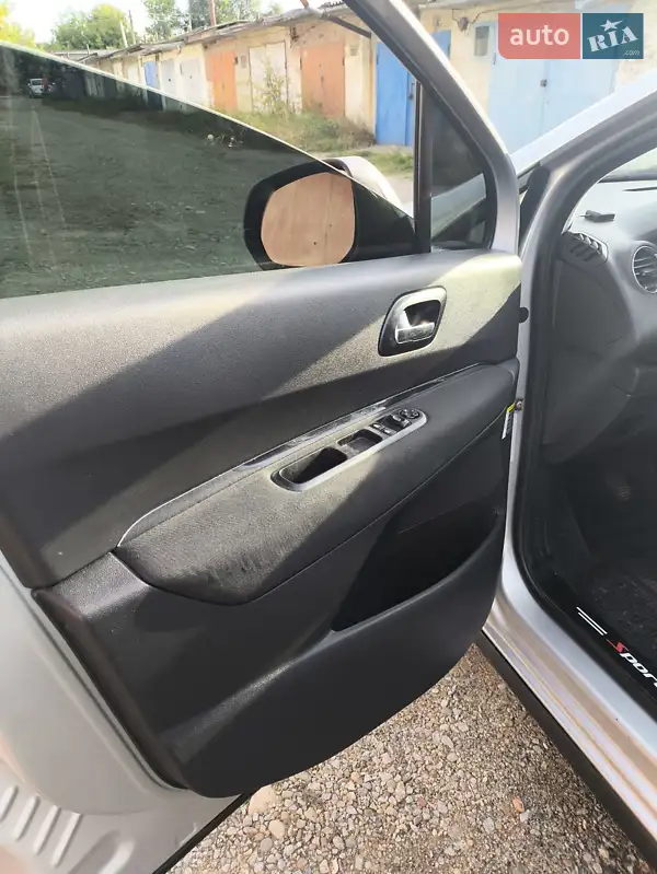 Peugeot 3008 2009 VIN VF30U9HZH9S103100 фото оголошення 12 з 62