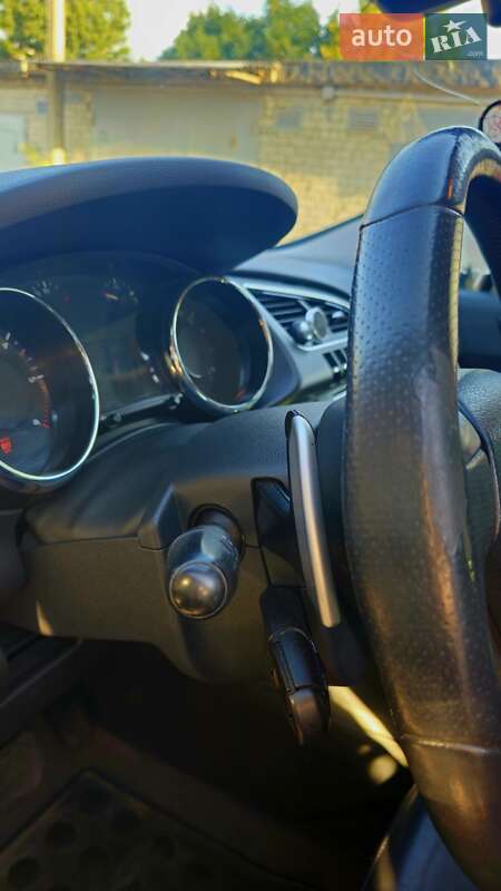 Позашляховик / Кросовер Peugeot 3008 2011 в Борисполі