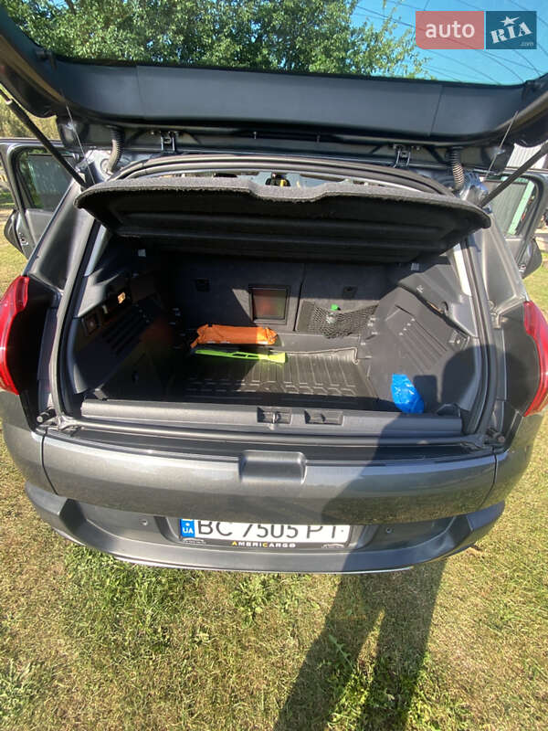 Позашляховик / Кросовер Peugeot 3008 2015 в Жовкві