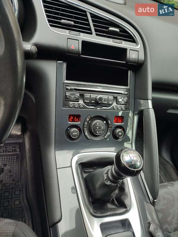 Позашляховик / Кросовер Peugeot 3008 2011 в Львові