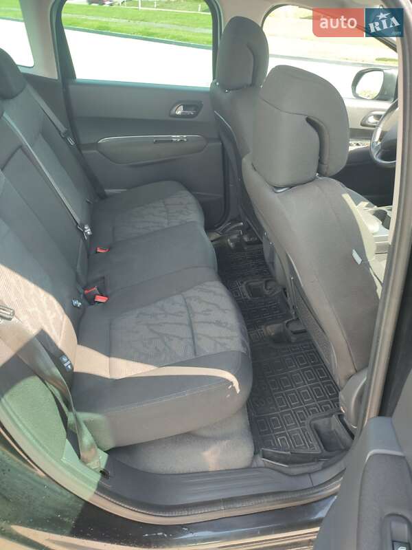 Позашляховик / Кросовер Peugeot 3008 2011 в Львові