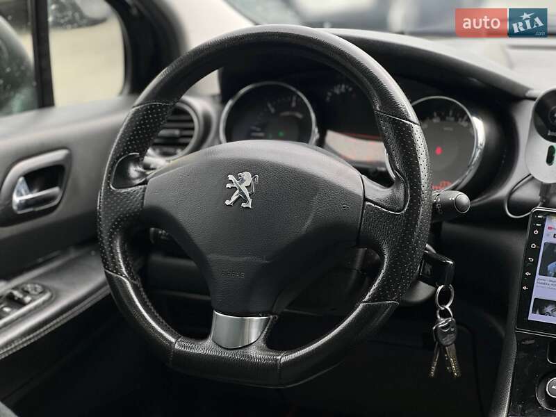 Позашляховик / Кросовер Peugeot 3008 2011 в Івано-Франківську