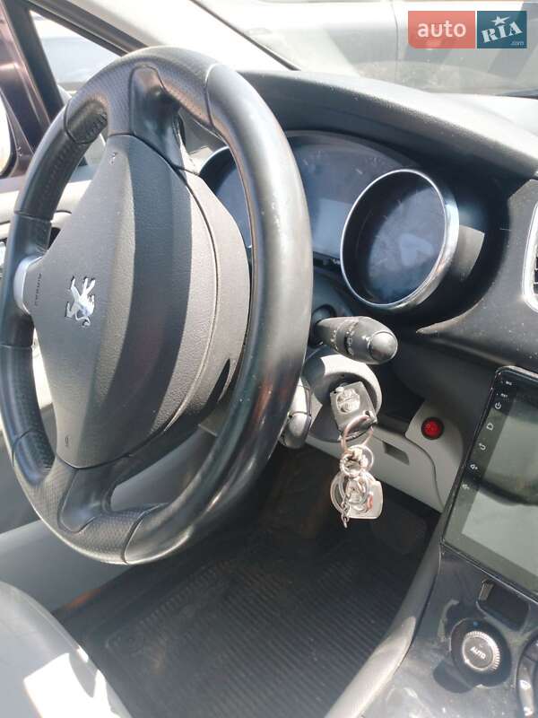 Позашляховик / Кросовер Peugeot 3008 2010 в Білгороді-Дністровському