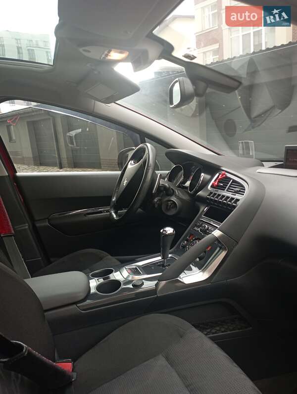 Позашляховик / Кросовер Peugeot 3008 2011 в Івано-Франківську