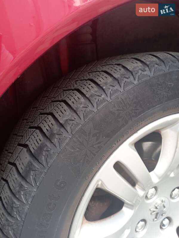 Позашляховик / Кросовер Peugeot 3008 2011 в Івано-Франківську