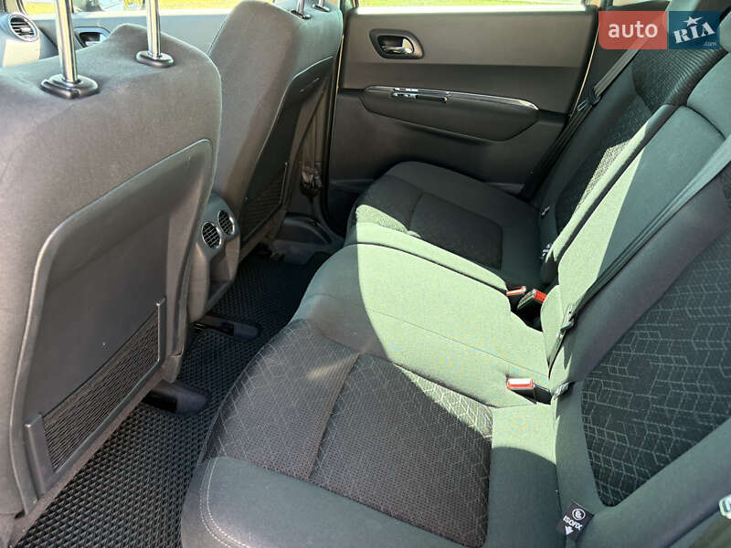 Позашляховик / Кросовер Peugeot 3008 2014 в Пустомитах