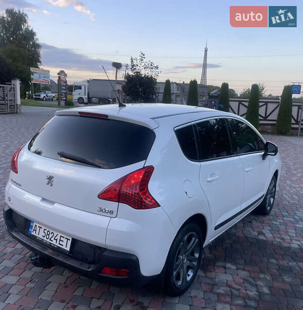 Позашляховик / Кросовер Peugeot 3008 2010 в Чернівцях